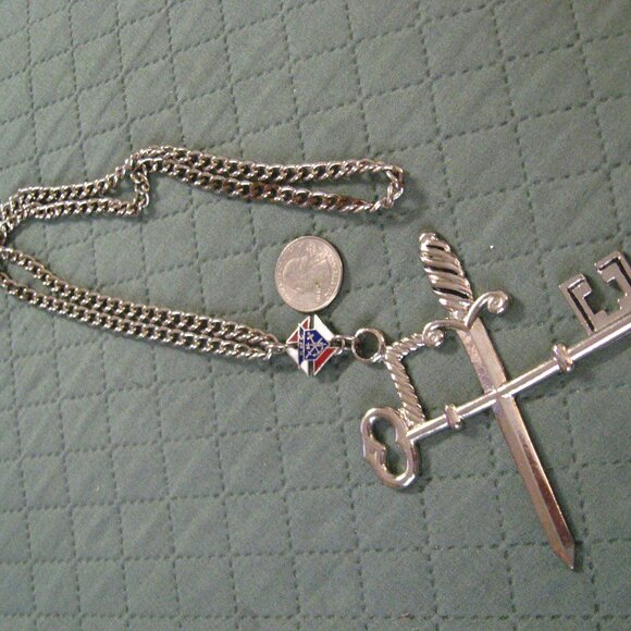 The Knights of Columbus Vintage Large Necklace - Picture 8 of 10